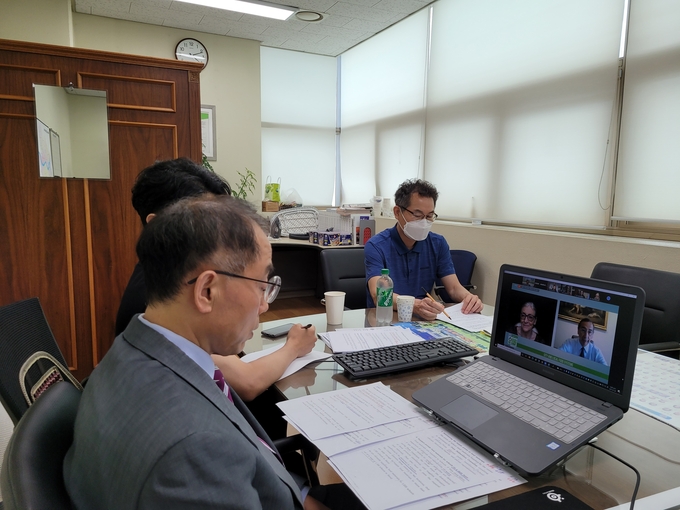 김대영 친환경유통센터장이 온라인 발표를 진행하고 있다.