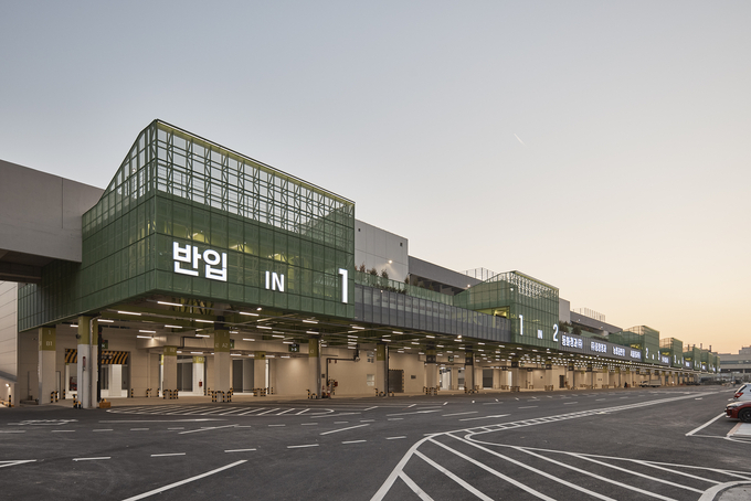 현대화 공사를 마친 가락시장 도매권역 1공구(채소2동) 전경.