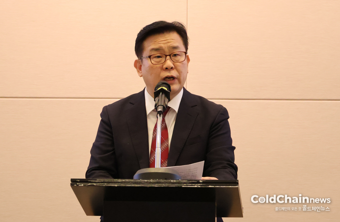 윤용희 환경공단 기후대기이사가 환영사를 하고 있다.