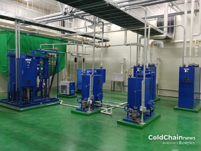 롯데신선품질혁신센터 고습 CA저장고 내부.